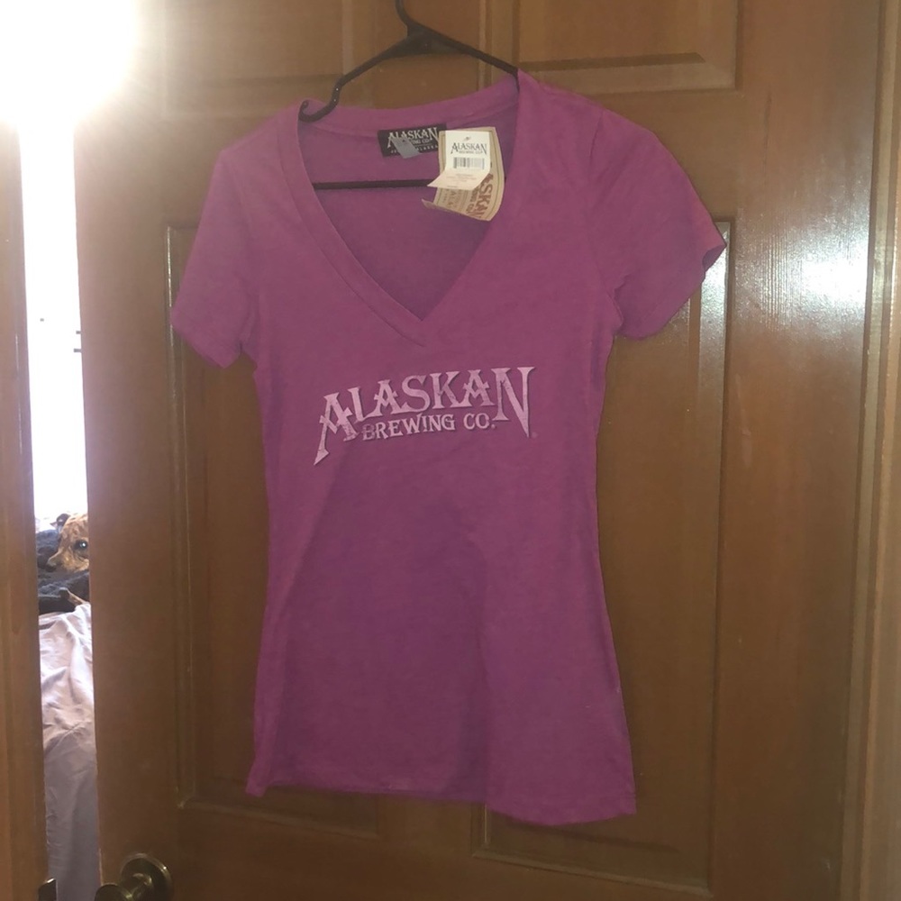 New with tag Alaska v-neck